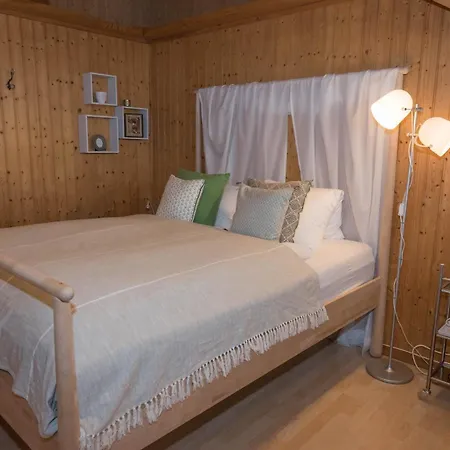 Alpenblick Bed & Breakfast 4*